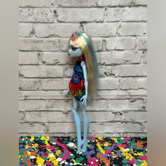 Monster High ABBEY BOMINABLE Doll Restyled - Picture 3 of 16